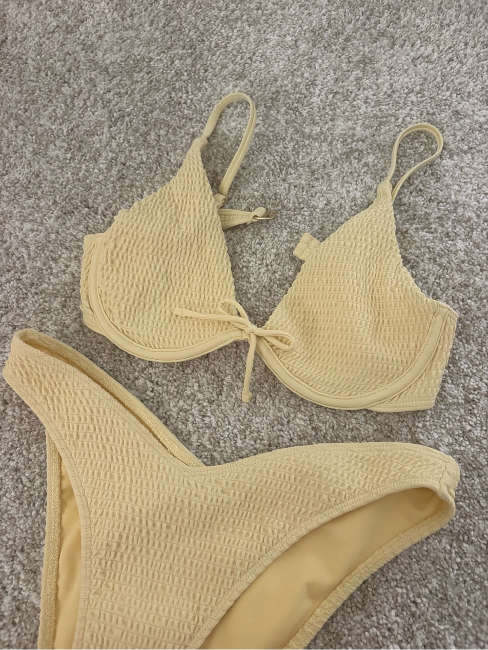 HOLLISTER YELLOW BIKINI